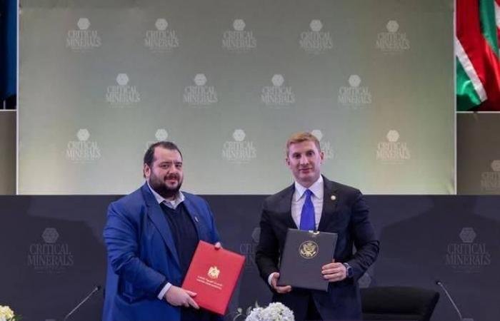 الإمارات وأمريكا توقعان إطار عمل لدعم تأمين المعادن الحرجة