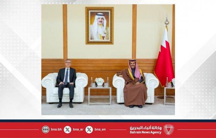 أخبار البحرين | وزير الإعلام يستقبل سفير الجمهورية الفرنسية لدى مملكة البحرين | عيون الجزيرة