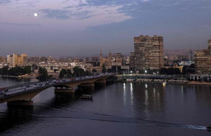 مصر توقع اتفاقا تاريخيا للترددات مع شركات الاتصالات بـ 3.5 مليار دولار