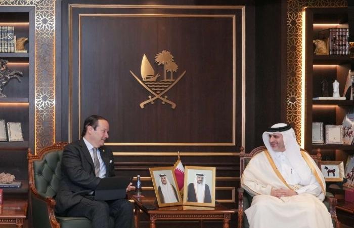 تداول واقتصاد | محافظ مصرف قطر المركزي يجتمع مع وزير العلاقات الخارجية في بنما | عيون الجزيرة مال واقتصاد