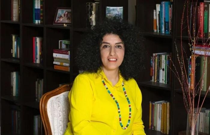 الحكم على نرجس محمدي الحائزة جائزة نوبل بالسجن 6 أعوام في إيران | عيون الجزيرة