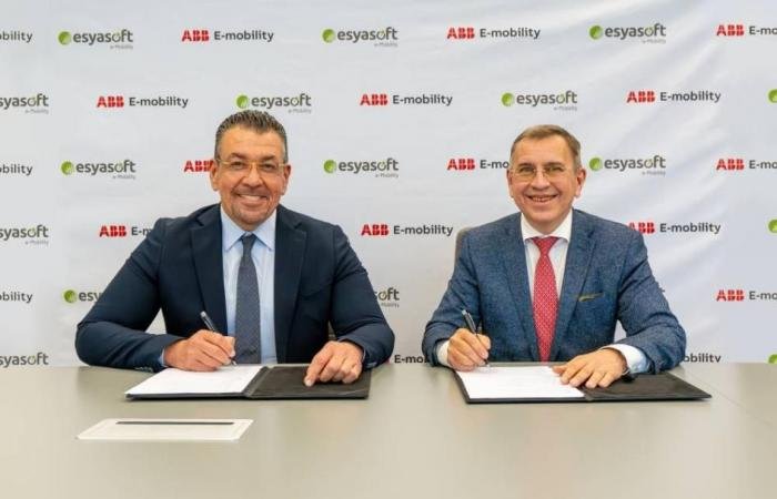 شراكة بين «إسيا سوفت إي-موبيليتي» و«إيه بي بي إي-موبيليتي»