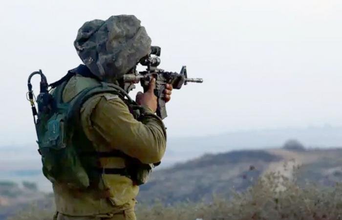 إسرائيل تصعّد بجنوب لبنان: خطف وقنص | عيون الجزيرة