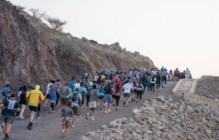 الرياضة الان | 300 مشارك في سباق مصفوت الجبلي | عيون الجزيرة الرياضي