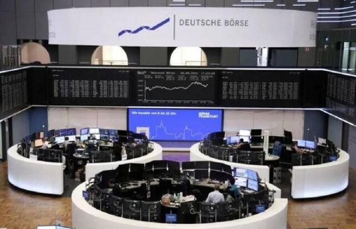 تذبذب الأسهم الأوروبية وسط سيل من الأرباح