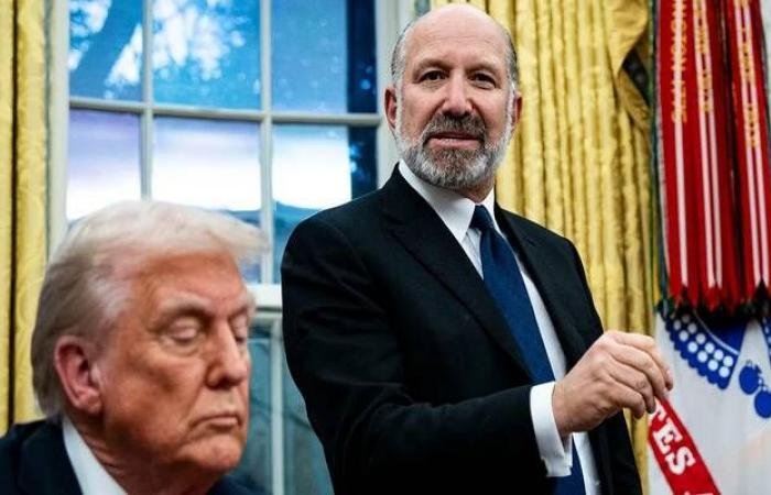 وزيرة التجارة الأمريكي يعترف بزيارة جزيرة إبستين