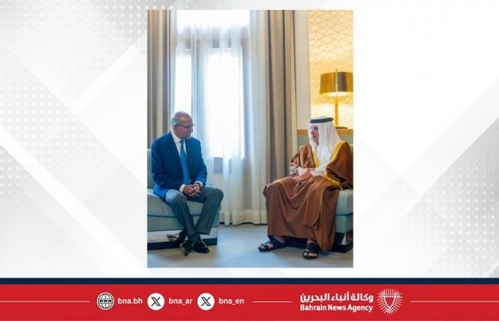 أخبار البحرين | سمو ولي العهد رئيس مجلس الوزراء يؤكد أن العلاقات الثنائية التي تربط مملكة البحرين وجمهورية سنغافورة تشهد مساراتها تقدمًا وتطورًا مستمرًا على مختلف الأصعدة | عيون الجزيرة