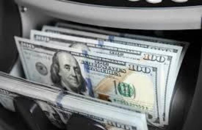 الدولار يتأرجح.. والين يحقق مكاسب قوية