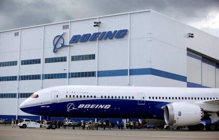 " بوينج" تبدأ العام بشهر حافل بالتسليمات والطلبات