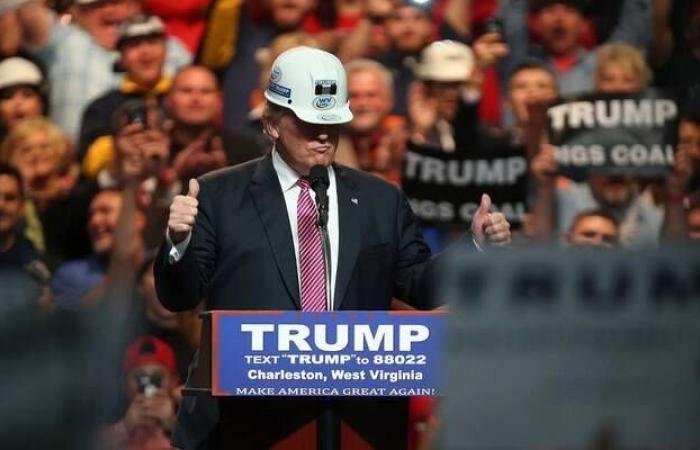 ترامب يخطط لدعم محطات الفحم بتمويل حكومي وعقود البنتاجون