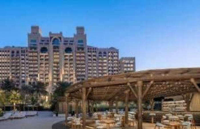 دبي.. صفقة «هبة» قياسية على فندق فيرمونت النخلة بـ 1.2 مليار درهم