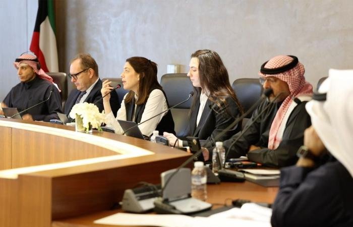 أخبار الكويت | «التربية»: الاستعانة بالخبرات الدولية لإصلاح سياسات رخصة المعلم | عيون الجزيرة الكويت