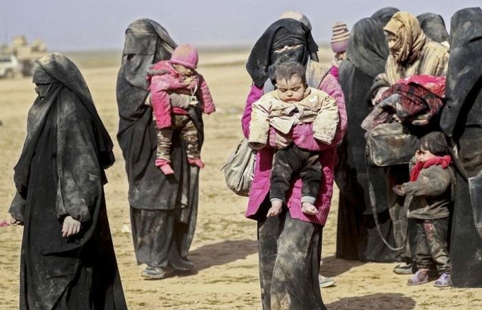 معظم عائلات عناصر «داعش» الأجانب غادرت مخيم الهول في سورية | عيون الجزيرة