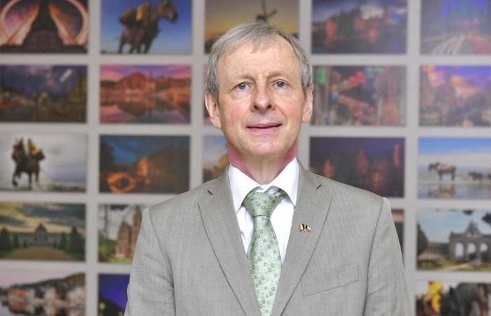 أخبار الكويت | السفير البلجيكي يوضح لـ«الجريدة» اللبس القائم:
 تأجيل قرار إغلاق سفارتنا لعام… وخيار الإبقاء لا يزال مطروحاً | عيون الجزيرة الكويت