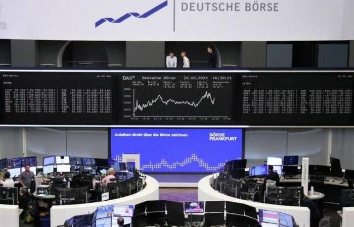 الأسهم الأوروبية تبلغ ذروة تاريخية بدعم الخدمات المالية
