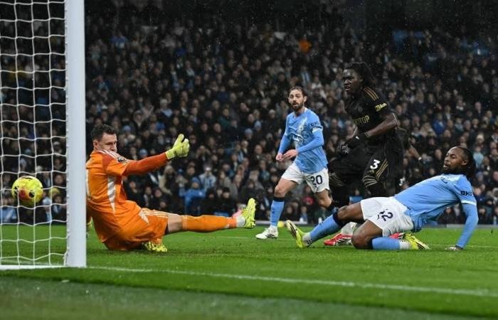 الرياضة الان | أرسنال تحت الضغط.. سيتي وأستون فيلا يقلصان الفارق وليفربول يهزم سندرلاند | عيون الجزيرة الرياضي