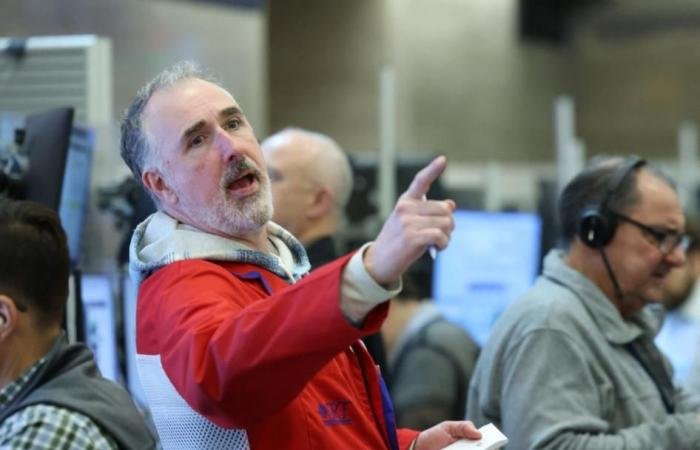 استقرار الأسهم الأمريكية منتصف الأسبوع.. وقمة جديدة لستوكس الأوروبي