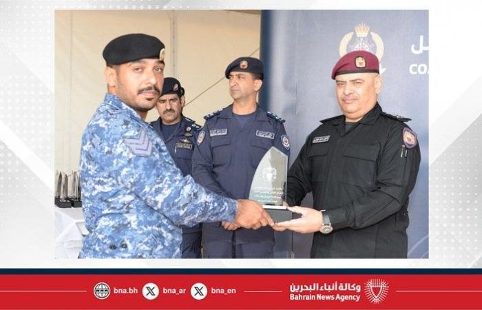 أخبار البحرين | رئيس الشرطة يشهد تخريج المشاركين في الدورات البحرية المتخصصة بقيادة خفر السواحل | عيون الجزيرة