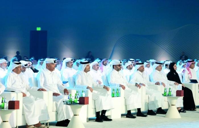 أخبار قطر | رئيس الوزراء: ترسيخ المنافسة الحكومية لخدمات تلبي التطلعات | عيون الجزيرة قطر