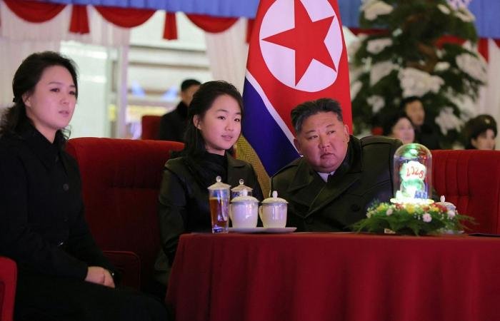 معلومات استخباراتية: زعيم كوريا الشمالية يجهز ابنته كخليفة له | عيون الجزيرة