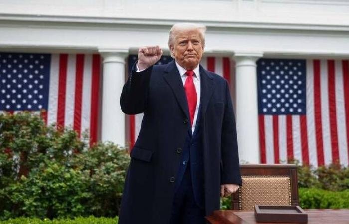 فيدرالي نيويورك: الأمريكيون يتحملون 90% من عبء رسوم ترامب الجمركية