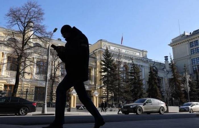 البنك المركزي الروسي يتحه لتثبيت الفائدة عند 16%