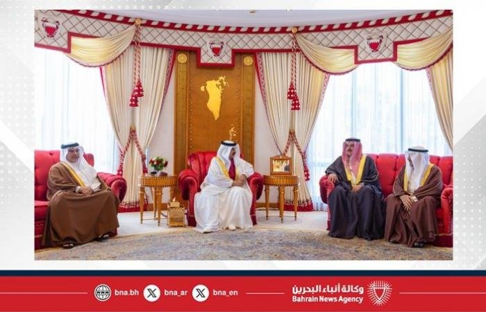 أخبار البحرين | جلالة الملك المعظم يستقبل رئيسي مجلسي الشورى والنواب ونائب رئيس المجلس الأعلى للقضاء رئيس محكمة التمييز بمناسبة الذكرى الخامسة والعشرين لميثاق العمل الوطني | عيون الجزيرة