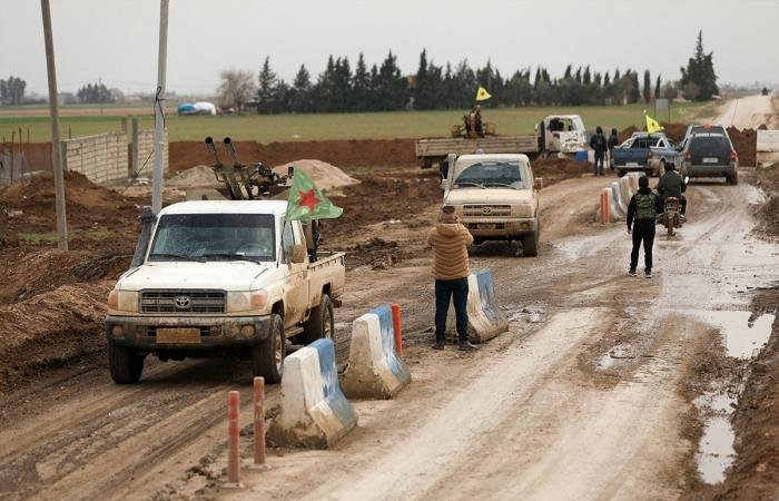 الجيش السوري يتسلم قاعدة الشدادي ‌العسكرية في ريف الحسكة بتنسيق مع أميركا | عيون الجزيرة