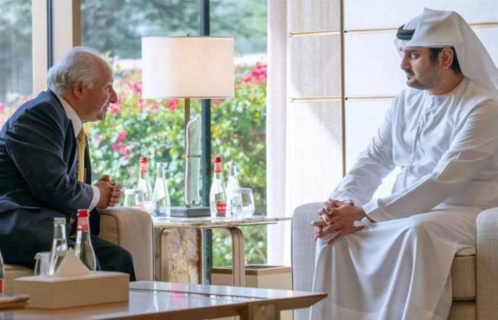 الامارات الان | مكتوم بن محمد: برؤية قيادتنا تصبح الإمارات مقصداً للعالم وأرضاً للشراكات المثمرة | عيون الجزيرة الامارات