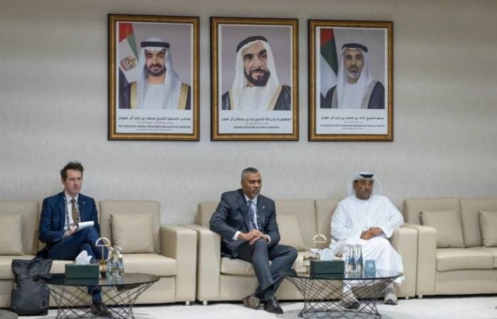 أمين منظمة «الجمارك العالمية» يشيد بتجربة أبوظبي «الذكية»