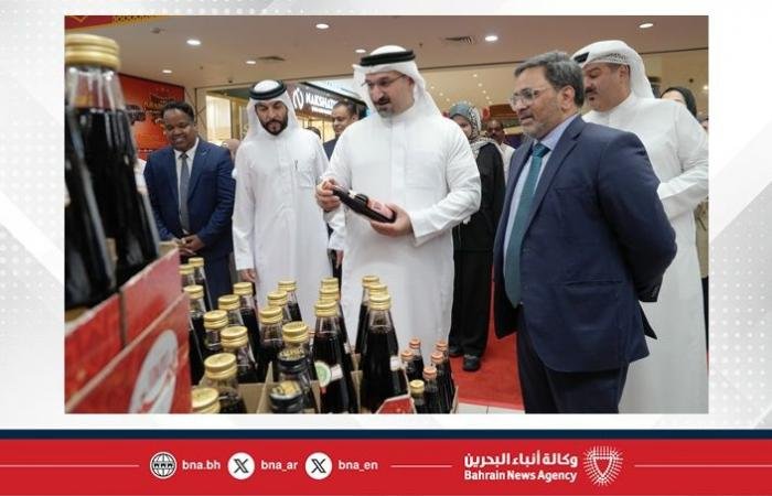 أخبار البحرين | وزير الصناعة والتجارة يتفقد الأسواق التجارية لمتابعة توافر السلع وضمان استقرار أسعارها | عيون الجزيرة