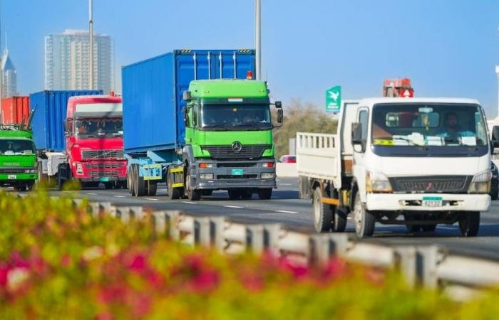 الامارات الان | دبي.. 40% نمواً في قطاع النقل التجاري بعوائد 8.4 مليار درهم سنوياً | عيون الجزيرة الامارات