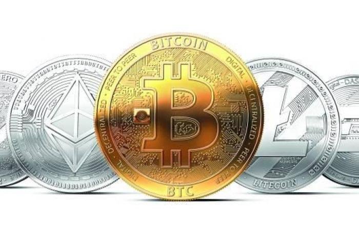 البيتكوين تتقلب تحت 68 ألف دولار