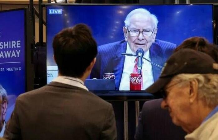 بيركشاير تُقلص حصتها في أمازون وتراهن على نيويورك تايمز