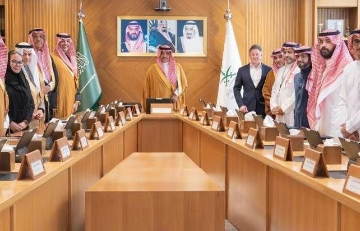 أخبار السعودية | الإعلام توقع اتفاقيات مع 9 شركات لتأهيل الكفاءات الوطنية | عيون الجزيرة السعودية الان