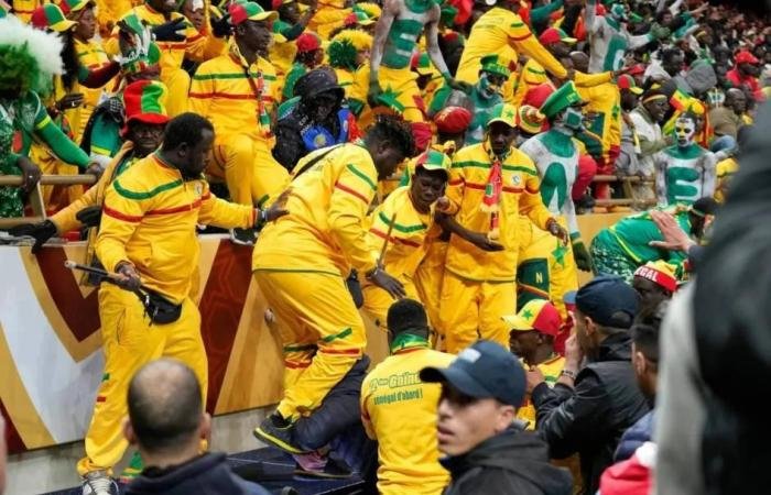 الرياضة الان | الاتحاد السنغالي يندد بحُكم سجن 18 مشجعاً بعد أحداث نهائي إفريقيا | عيون الجزيرة الرياضي