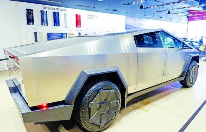 تيسلا تخفض سعر «سايبر بيست» في الولايات المتحدة