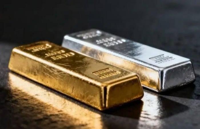 الذهب يستقر دون 5000 دولار في ختام تعاملات الخميس