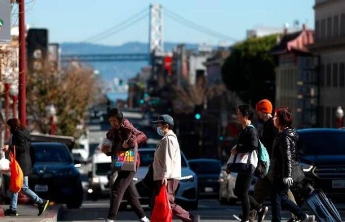 تباطؤ نمو الاقتصاد الأمريكي يتجاوز التوقعات ويثير مخاوف مستقبلية