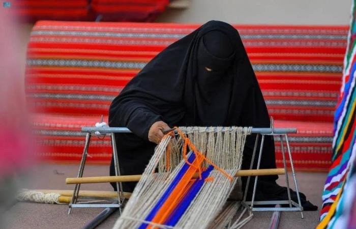 أخبار السعودية | ملاحم نسائية لم تكتب بالسيوف.. من ضوء البيوت خرجت الدولة | عيون الجزيرة السعودية الان