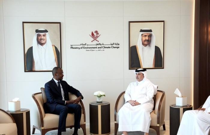 أخبار قطر | وزير البيئة والتغير المناخي يجتمع مع سفير رواندا | عيون الجزيرة قطر
