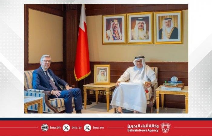 أخبار البحرين | وزير الخارجية يستقبل سفير الجمهورية الفرنسية لدى مملكة البحرين | عيون الجزيرة