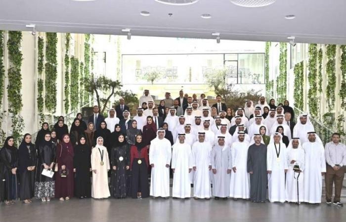 الامارات الان | سهيل المزروعي: العمل الحكومي والاستثمار في رأس المال البشري محور رئيسي لرؤية «نحن الإمارات 2031» | عيون الجزيرة الامارات