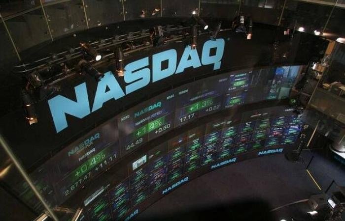 أسهم "وول ستريت" تتراجع متأثرة بأزمة الرسوم الجمركية