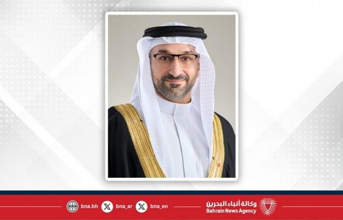 أخبار البحرين | وزير الصناعة والتجارة: القرار رقم (7) لسنة 2026 بمنع تصنيع أو استيراد أو تداول الأكياس البلاستيكية ذات الاستخدام الواحد التي يقل سمكها عن 57 ميكرون يعزز الاستدامة البيئية ويحد من النفايات البلاستيكية | عيون الجزيرة