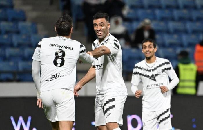 الساطي على خطى هلالي