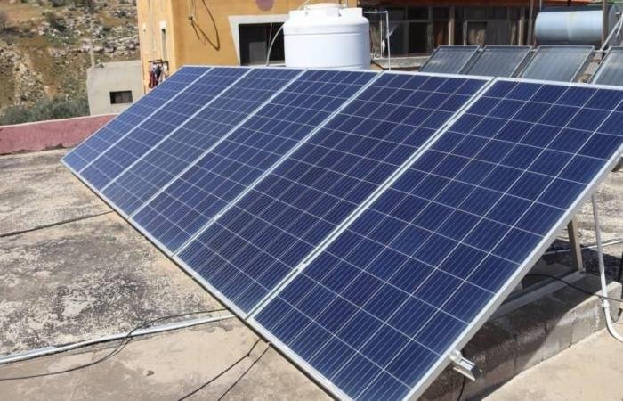 «فلس الريف» يزوّد 131 منزلاً وموقعاً أردنياً بالكهرباء