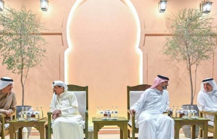 الامارات الان | حاكم عجمان وولي عهده يتقبلان التهاني بشهر رمضان من الشيوخ والغرير والمواطنين | عيون الجزيرة الامارات