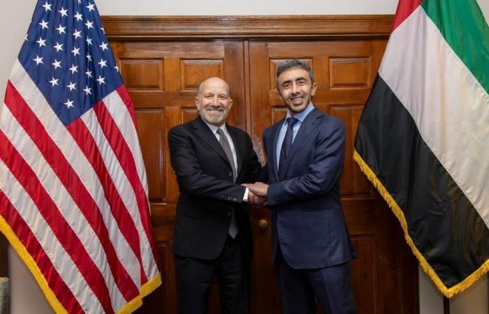 الامارات الان | عبدالله بن زايد: التعاون الاقتصادي مع الولايات المتحدة يشهد تطوراً نوعياً | عيون الجزيرة الامارات