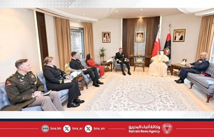 أخبار البحرين | وزير الداخلية يستقبل قائد الأسطول الخامس ويشيد بالشراكة الاستراتيجية والعلاقات الوثيقة بين البحرين والولايات المتحدة الأمريكية | عيون الجزيرة
